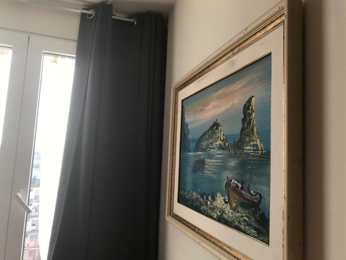 Aquila House Bed & Breakfast คาตาเนีย ภายนอก รูปภาพ