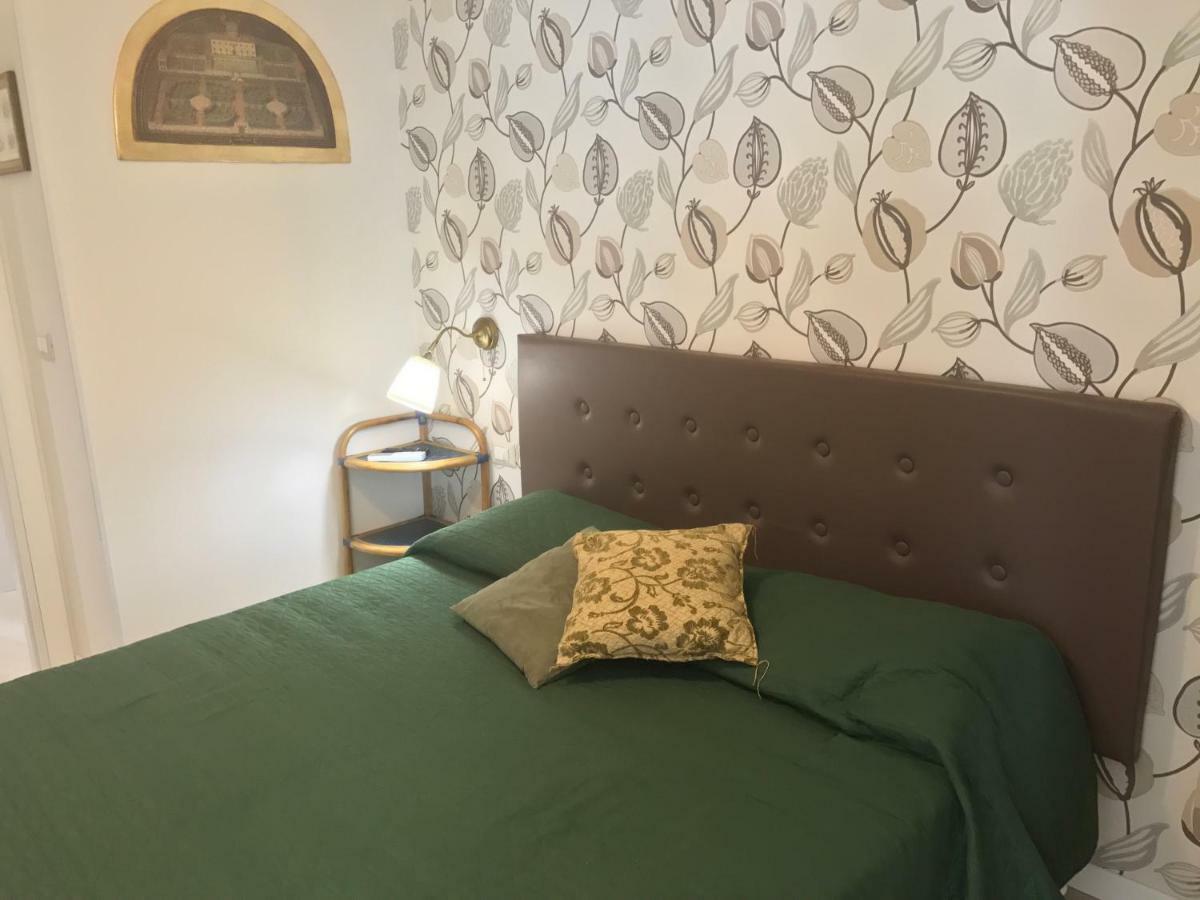 Aquila House Bed & Breakfast คาตาเนีย ภายนอก รูปภาพ