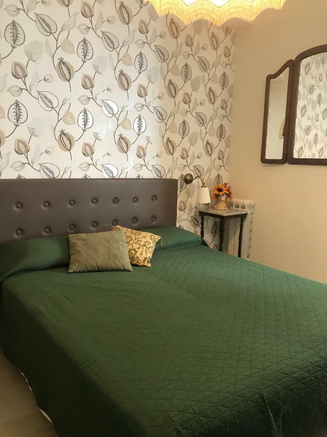 Aquila House Bed & Breakfast คาตาเนีย ภายนอก รูปภาพ